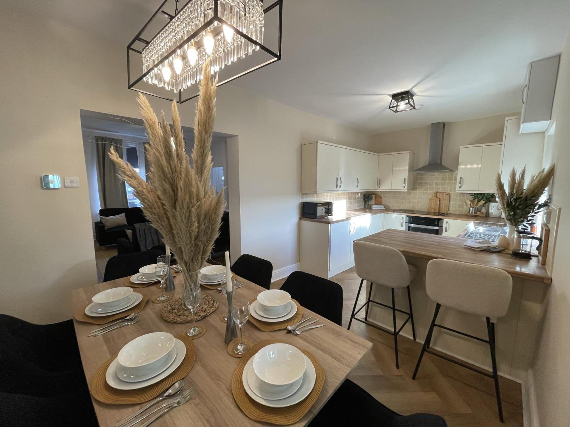 Chateau By The Sea - Luxury Style 3 Bed With Hot Tub Holiday home
