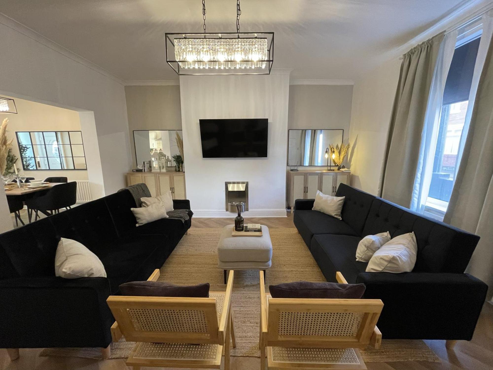 Chateau By The Sea - Luxury Style 3 Bed With Hot Tub Holiday home Newbiggin-by-the-Sea