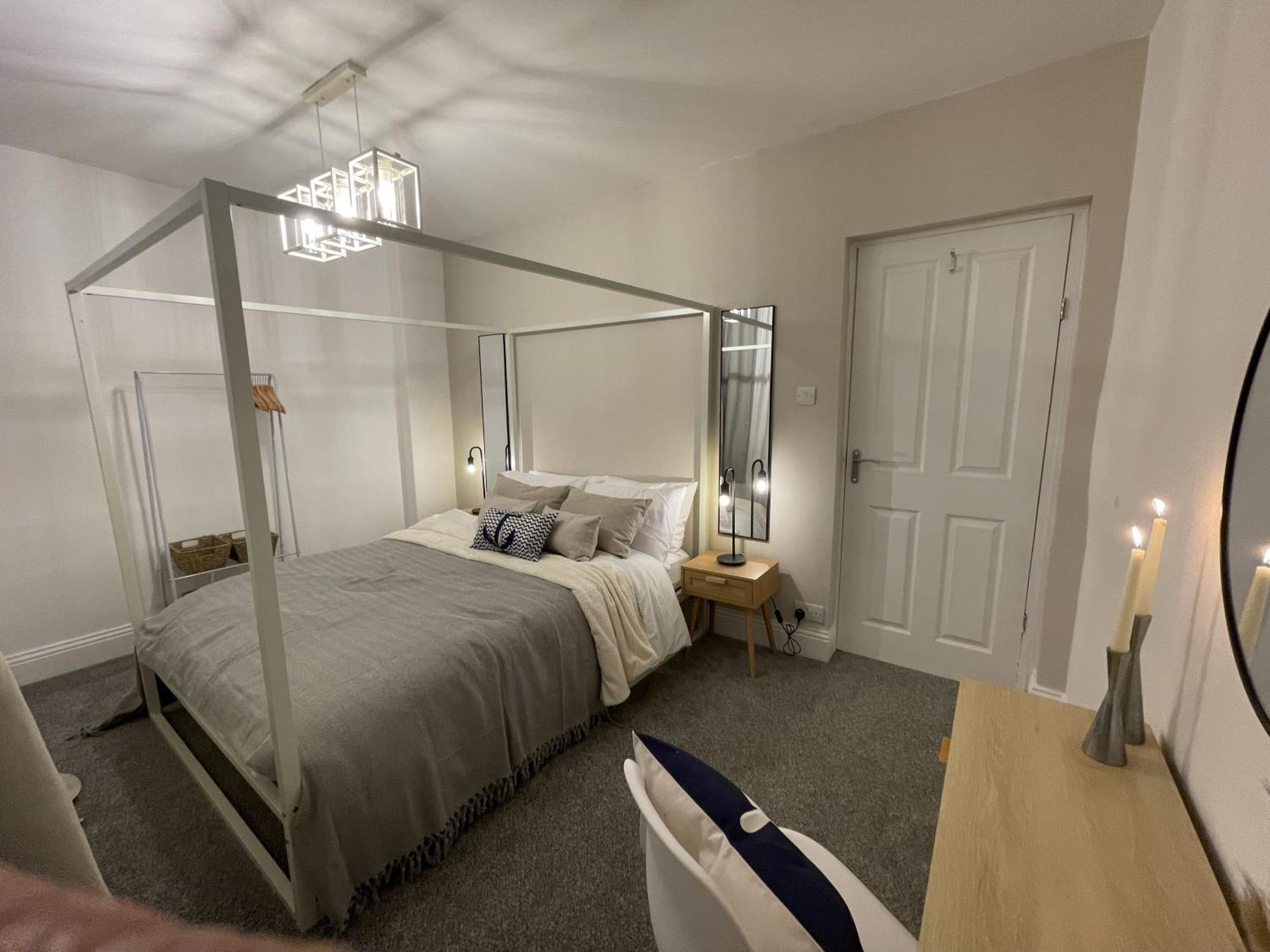 Chateau By The Sea - Luxury Style 3 Bed With Hot Tub Holiday home Newbiggin-by-the-Sea
